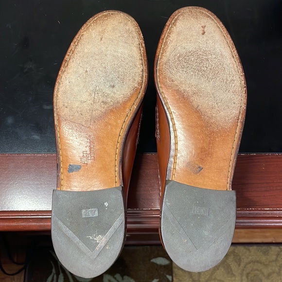 Allen Edmonds Maxfield tassel loafers, size 9D color brown. - Picture 7 of 9